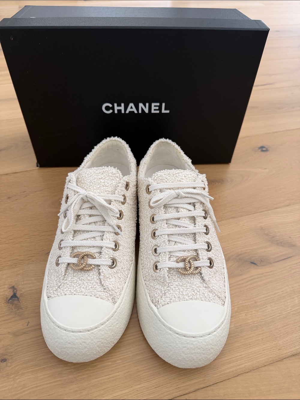 CHANEL Ivory/white  Tweed Low-Top Sneakers with Gold CC Accent
